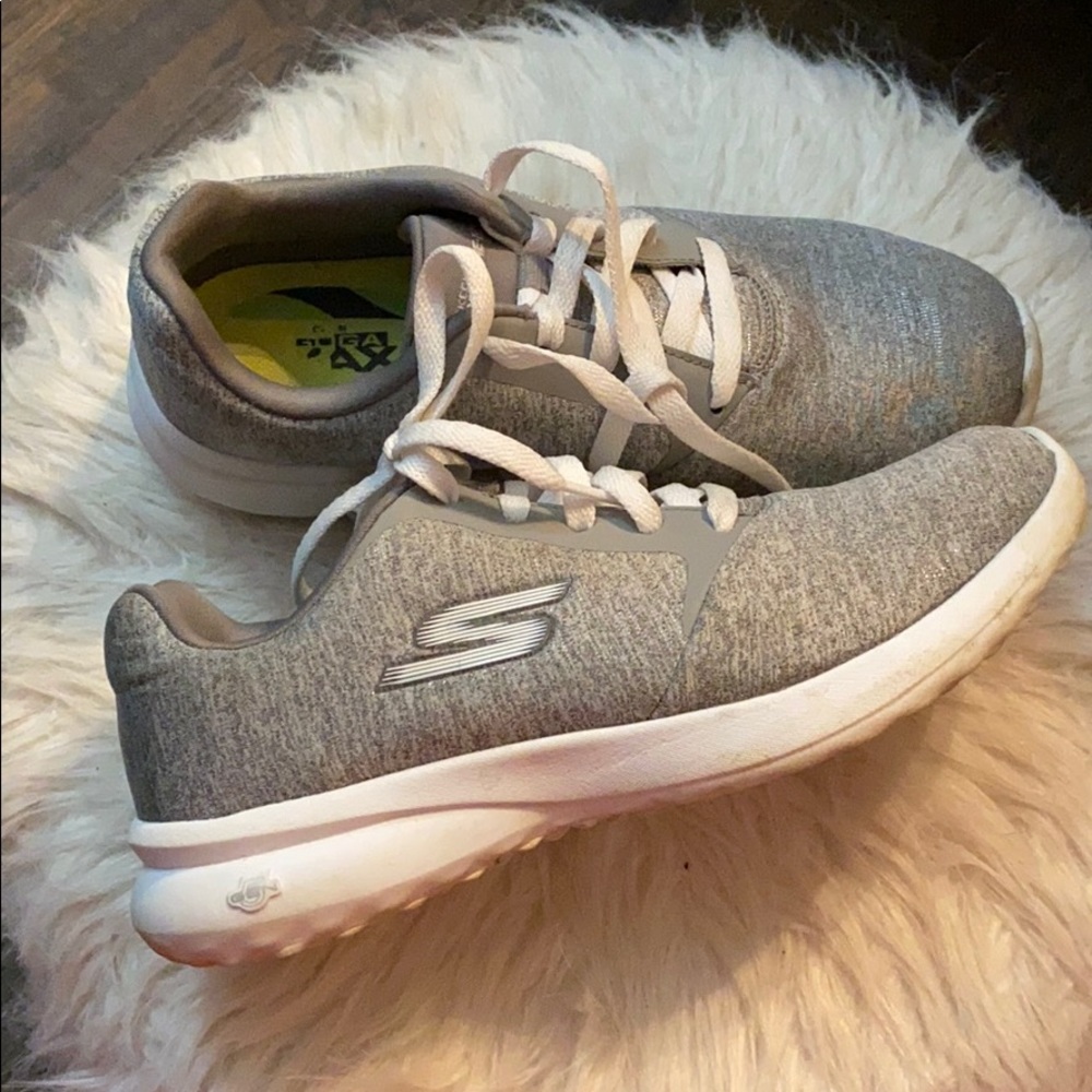 Skechers sneakers